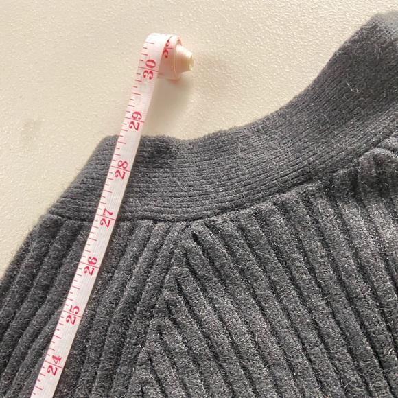 Devotion by Cyrus Cardigan - Picture 11 of 15